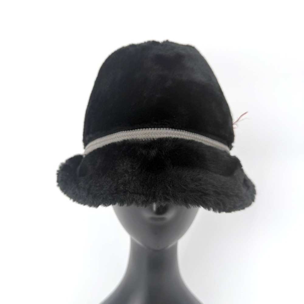 Black Faux Fur Cloche Bucket Hat VTG Grey Band Red Feather Accent Neutral Luxe